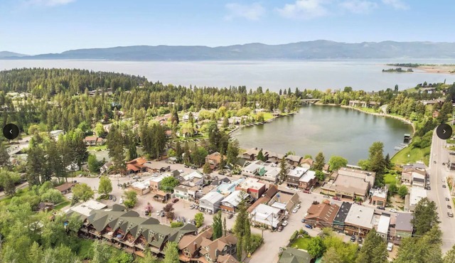 Cozy Condo in the Heart of Downtown BigFork