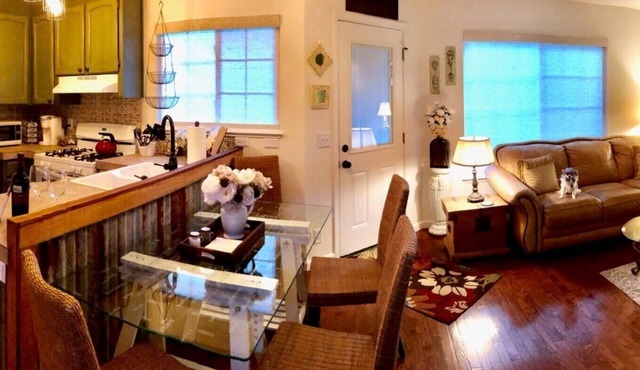 COZY condo located on Mill St. in downtown historic Grass Valley.