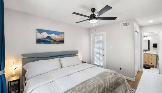Cozy Condo Near AT&T Stadium & Entertainment Zone