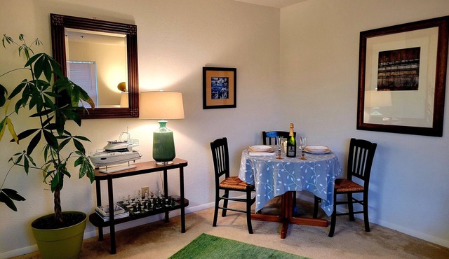 Cozy Condo Near City Dock - Your Perfect Annapolis Getaway!