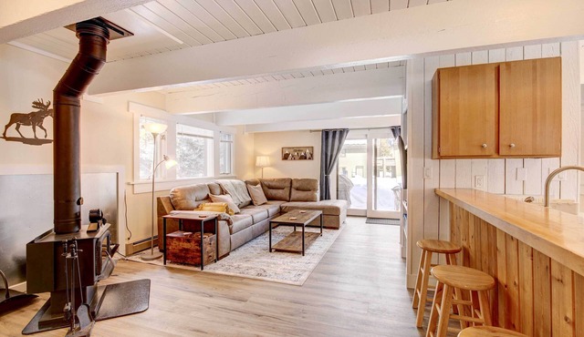 Cozy Condo Near Golf, 7 Mi to Big Sky Resort!