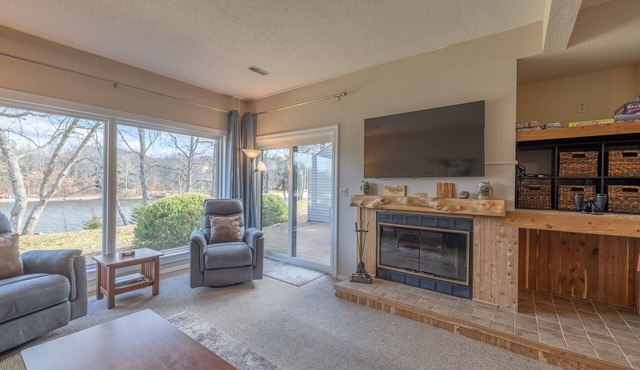 Cozy Condo on Lake Aspen by Innsbrook Vacations!