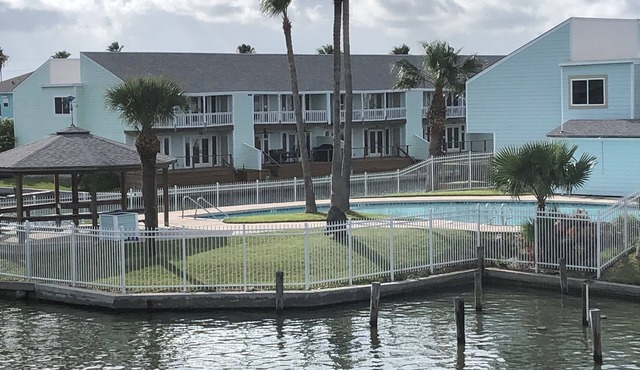 Cozy Condo on the Island