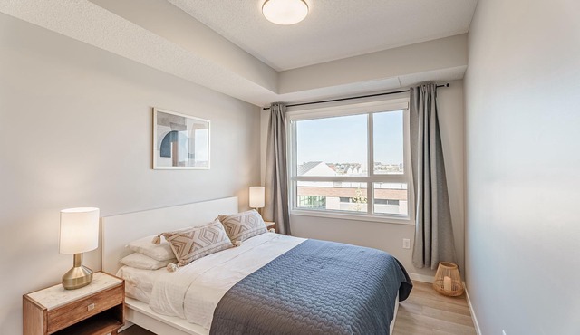 Cozy Condo w/AC, 2+1 (Junior) Beds, 15 mins to YYC