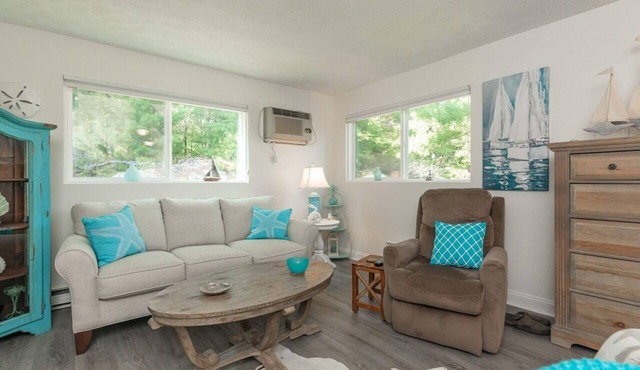 Cozy Condo Walking Distance from Perkins Cove