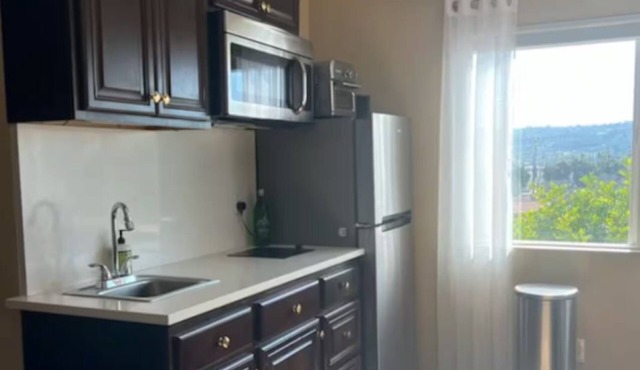 Cozy condo with views, Jacuzzi, fitness room, WiFi in superb Bonsall