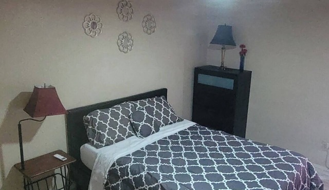 Cozy Condo2, surrounded by shopping & eateries