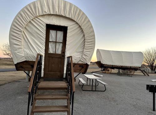 Cozy Conestoga Covered Wagon for 6 on Oklahoma Farm, for Memorable Glamping Vacations