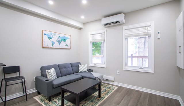 Cozy & contemporary Downtown Gem | Entire 1BR/1BR with 1 parking space