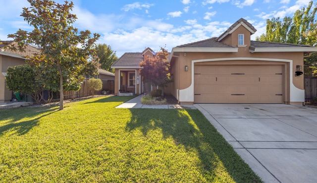 Cozy & Contemporary Sacramento Gateaway