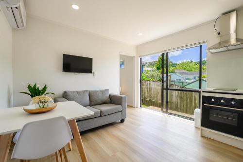 Cozy & Convenient 2-Bedroom Guesthouse in North Auckland