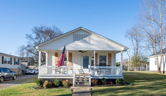 Cozy Convenient Cottage