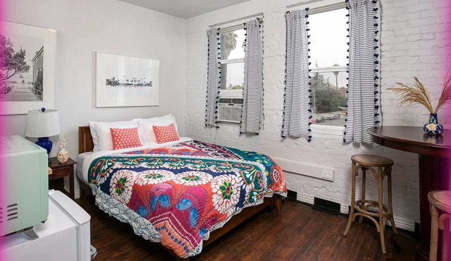Cozy & Convenient in Central LA