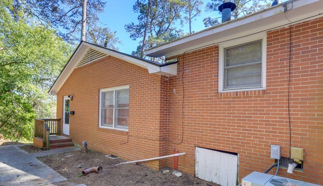Cozy & Convenient Macon Home ~ 3 Mi to Town!