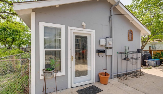Cozy + Convenient San Antonio Home 5 Mi to Dtwn!
