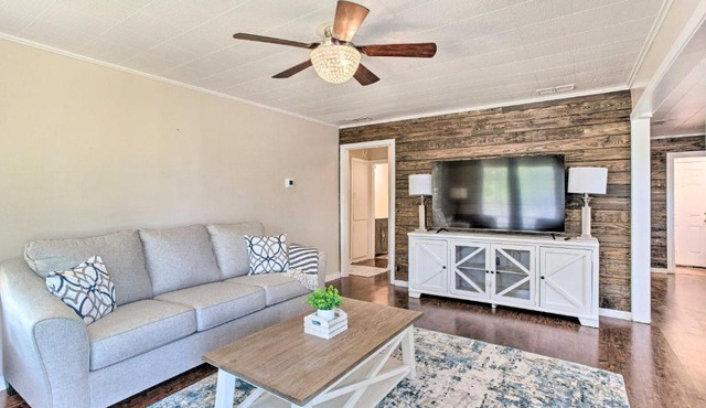 Cozy, Convenient Sherman Home with Private Yard