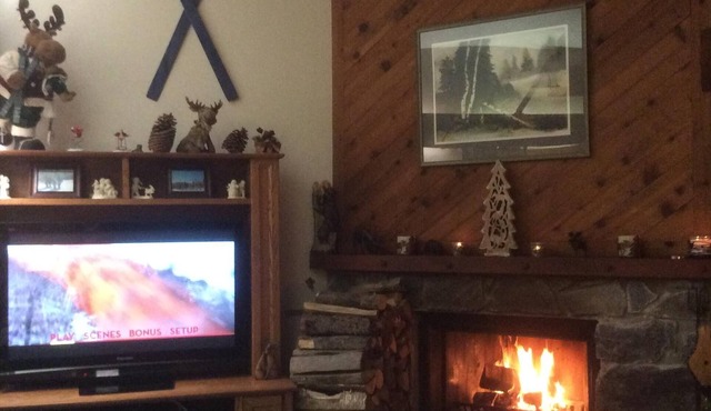 Cozy & Convenient Ski In/Ski Out Condo on Bromley Mountain