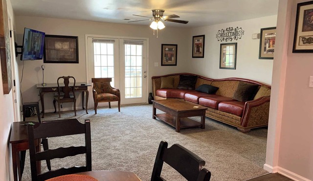 Cozy & Convenient Stay 2BR Near Ft Campbell