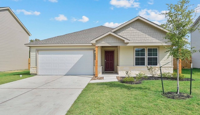 Cozy & convenient to TAMU, the Brazos County Expo, & Legends!