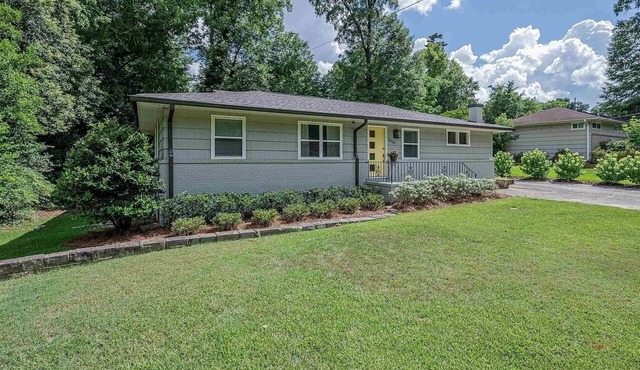 Cozy & Convenient Cottage close to summit shopping center