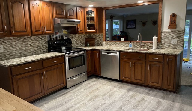 COZY, CONVENIENTLY LOCATED, UPDATED HOME W/POOL!