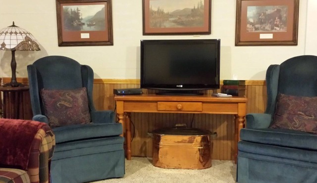 Cozy converted barn with beautiful lake view and adjacent to resort amenities.