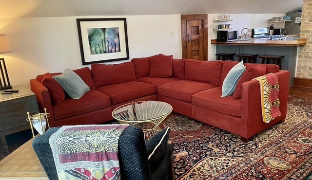 Cozy Cool Apartment on 6th Street!nWALK TO ACL FEST!