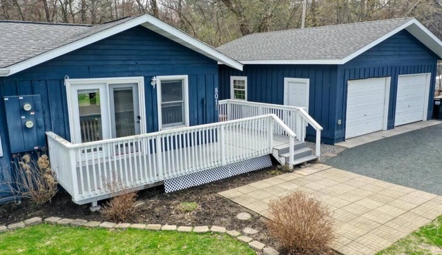 Cozy Coon Lake Cabin — 30 Mins from Minneapolis