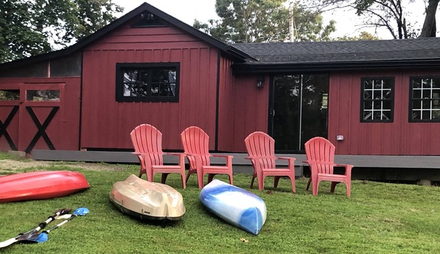 Cozy Copake Lake Cabin