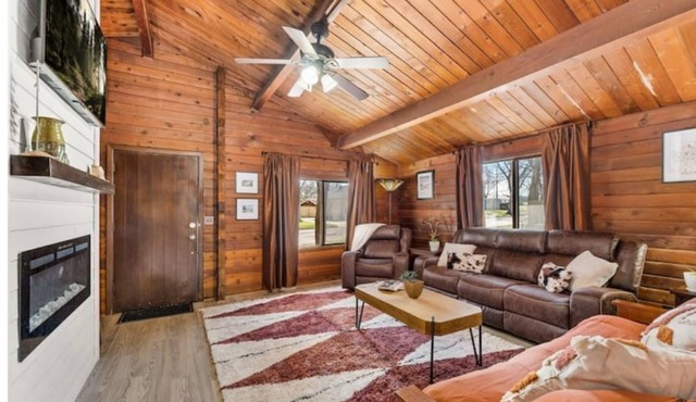 Cozy Copper Cabin in the City - the whole place is yours!