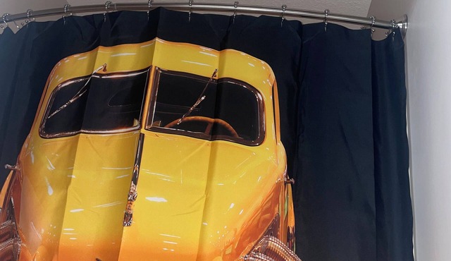 Cozy “Cord” 2-bedroom house with AC and a garage in Auburn