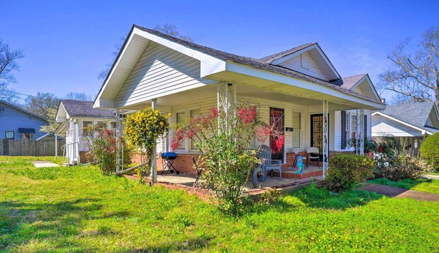 Cozy Corinth Escape ~ Half-Mi to Shop & Dine!
