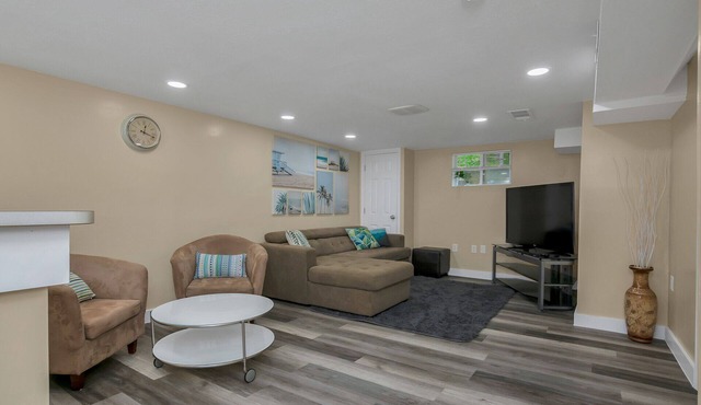 Cozy Corner - 1 Bedroom Apt. in Beautiful Andover!