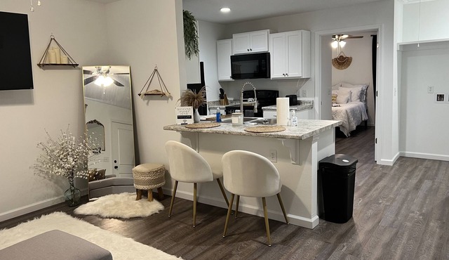 Cozy Corner A Townhouse Treasure! 15 minutes from Fort Stewart