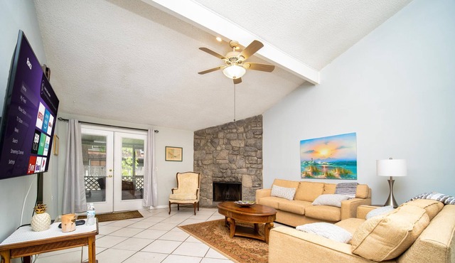 ~Cozy Corner Casa Sleeps 9 Screened Patio~