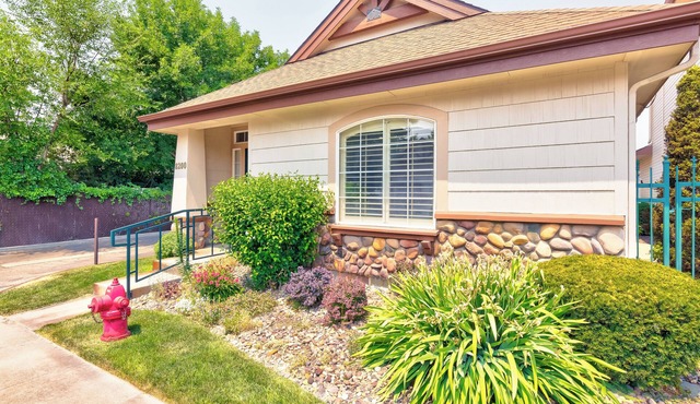 Cozy Corner House by the Boise Greenbelt, Fairgrounds, Revolution Concert House.
