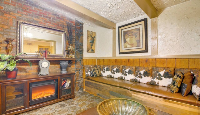 Cozy Corner in Memphis - 4 Miles to Graceland!