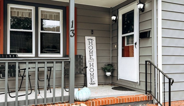 Cozy Corning Cottage