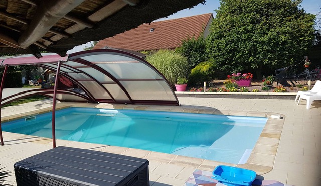 Cozy cottage between land and sea with outdoor swimming pool open from May to September
