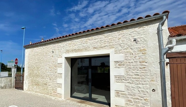 Cozy Cottage for 6 with Terrace – Near La Faute sur Mer & Puy du Fou