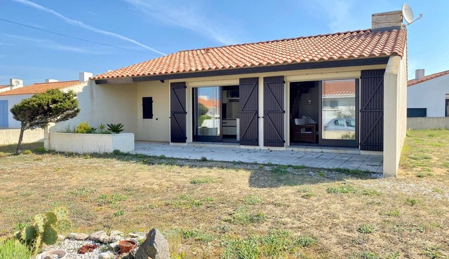 Cozy Cottage 200m from Beach & Surf Spot – WIFI, 4 Sleeps