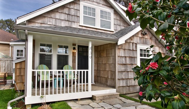 Cozy Cottage, 1 block from Beach and minutes from Downtown Cannon Beach