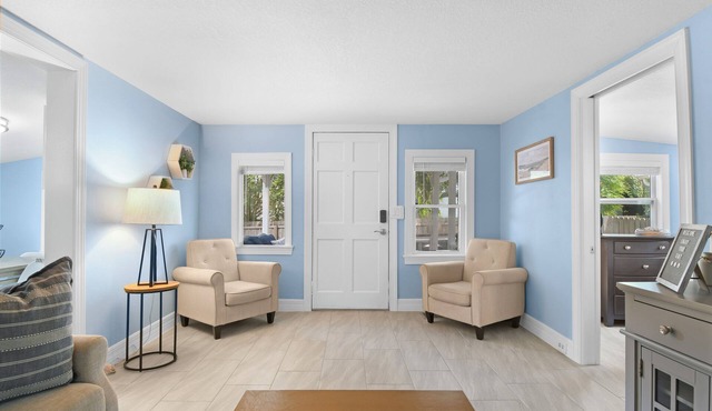 Cozy Cottage! 1 mile from Downtown & St. Pete Pier