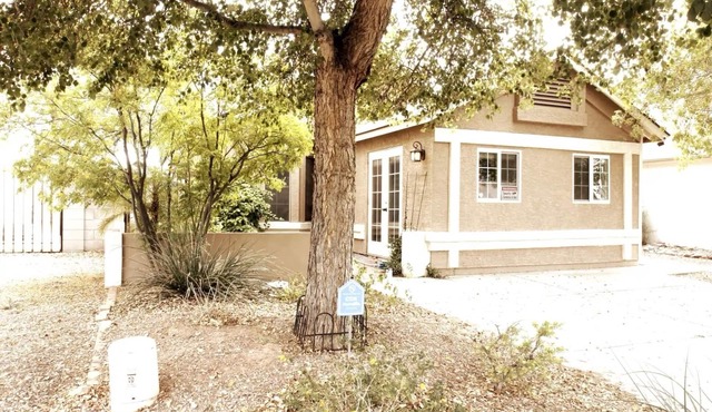 Cozy Cottage - 2 BD Energy Efficient Victorian Villa