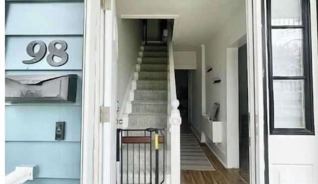 Cozy cottage 3 blocks to beach