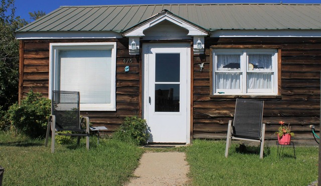 Cozy Cottage- 3 blocks from Main St., Walden, CO