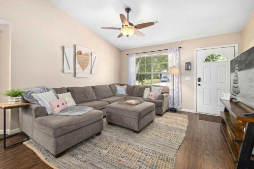 Cozy Cottage-3 mi to UofA-4 mi to DT