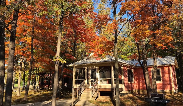 Cozy cottage #7 just mins to Saugatuck at DollyBrook Resort