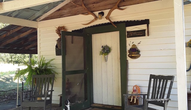 Cozy Cottage at Lavender Farm near Jack Daniel's Distillery, with breakfast