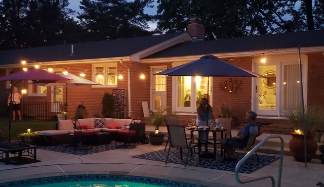 Cozy Cottage by the water - Private courtyard and inground pool